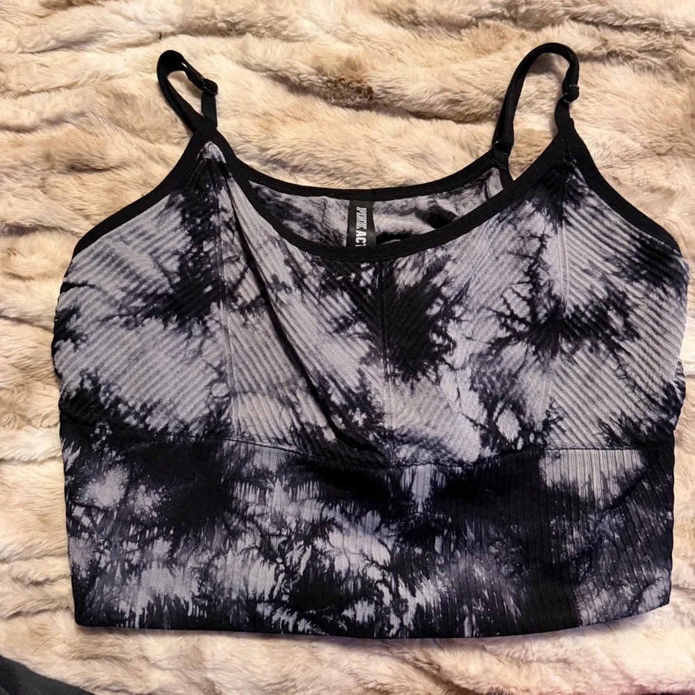 Victoria's Secret Black and Gray Tie-Dye Sports Bra - Picture 1 of 2